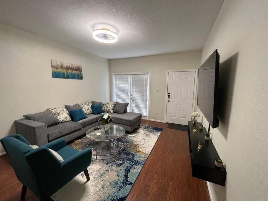 Home Away From Home-Cozy 2 Bdrm Condo/Med Cntr/Nrg Houston Exteriör bild