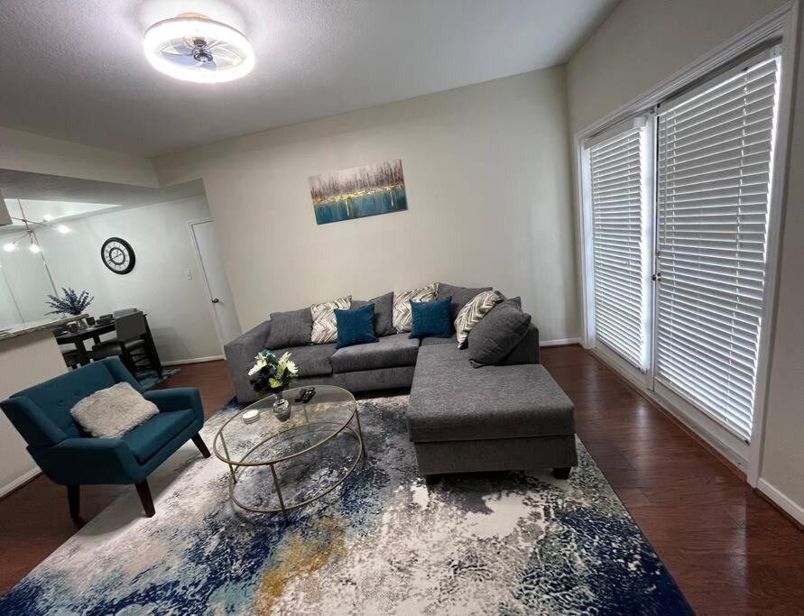 Home Away From Home-Cozy 2 Bdrm Condo/Med Cntr/Nrg Houston Exteriör bild