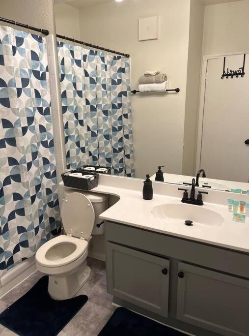 Home Away From Home-Cozy 2 Bdrm Condo/Med Cntr/Nrg Houston Exteriör bild