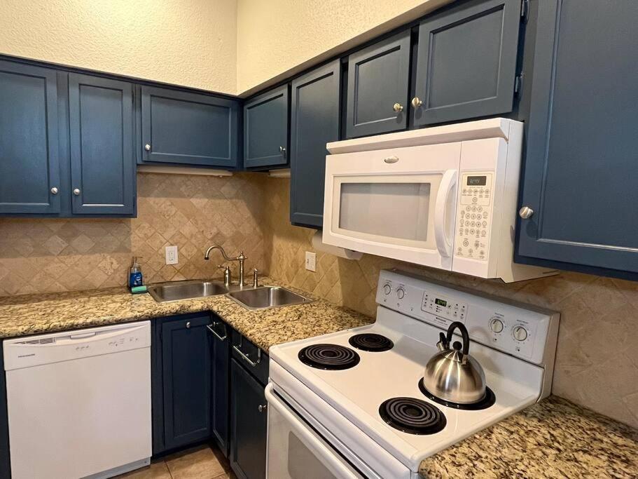 Home Away From Home-Cozy 2 Bdrm Condo/Med Cntr/Nrg Houston Exteriör bild