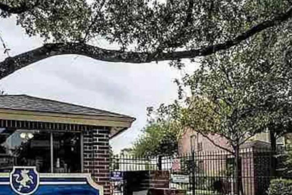 Home Away From Home-Cozy 2 Bdrm Condo/Med Cntr/Nrg Houston Exteriör bild