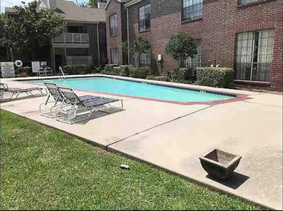 Home Away From Home-Cozy 2 Bdrm Condo/Med Cntr/Nrg Houston Exteriör bild