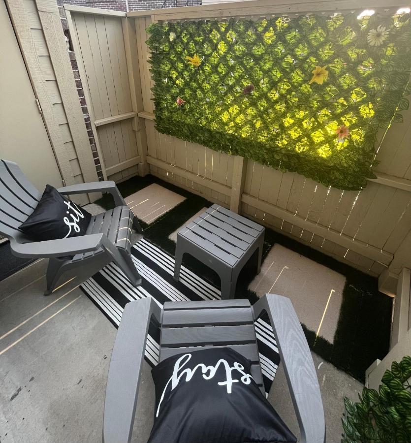 Home Away From Home-Cozy 2 Bdrm Condo/Med Cntr/Nrg Houston Exteriör bild
